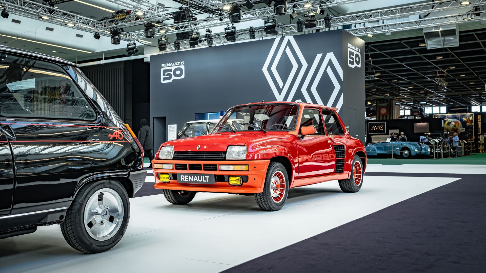 Driving daily in a classic car with adaptable parts by ALEPOC Alepoc