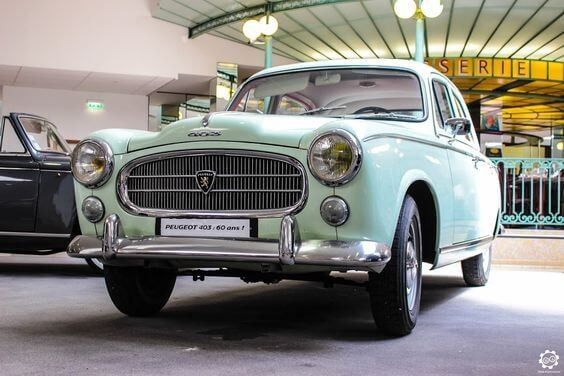 De la 203 à la 404, la modernisation discrète de Peugeot Alepoc