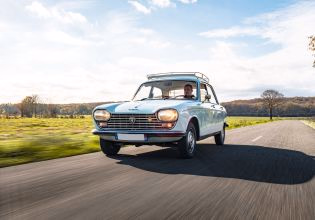Peugeot 204 Sedan Review: Modernity Alepoc